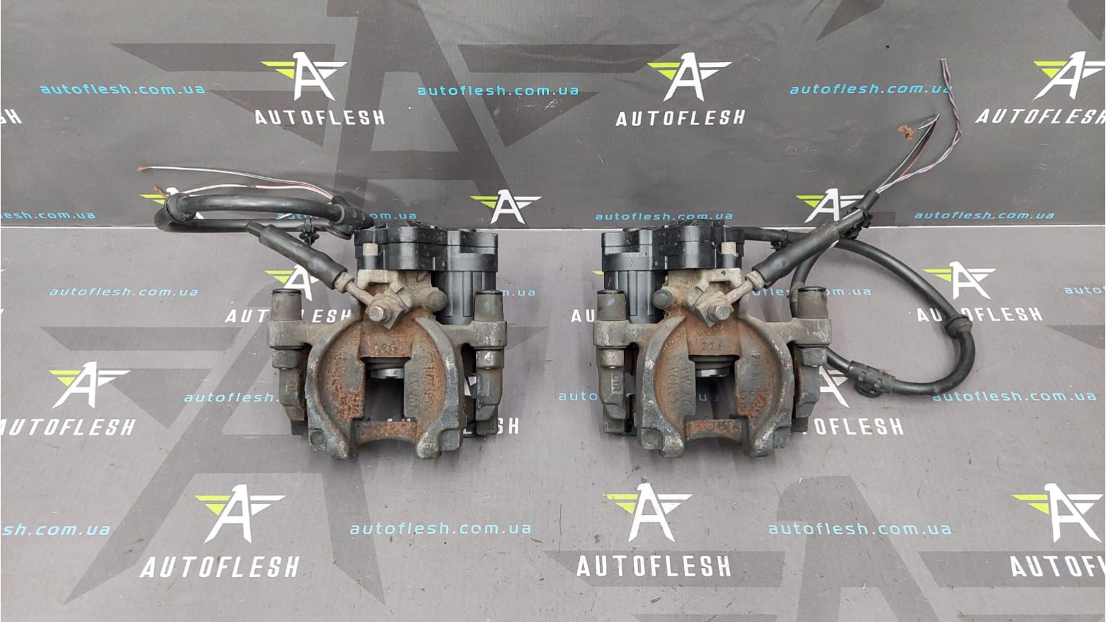 Электро-суппорт задний в сборе 5Q0615405, 5Q0615406, 8V0615423D, 8V0615424D Audi Seat Skoda Volkswagen бу Электро-суппорт задний в сборе 5Q0615405, 5Q0615406, 8V0615423D, 8V0615424D Audi Seat Skoda Volkswagen бу